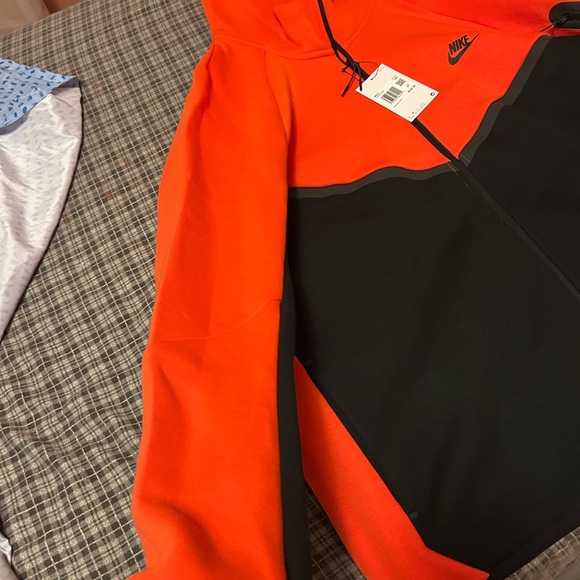 Nike Orange Hoodie with Black Zipper - Picture 7 of 8